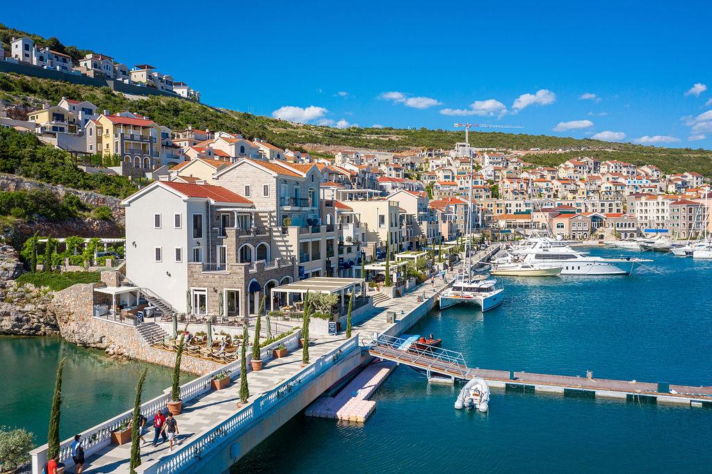 Neighbourhoods & Community Living